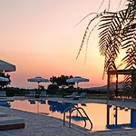 Tramonto 3* Xi Beach